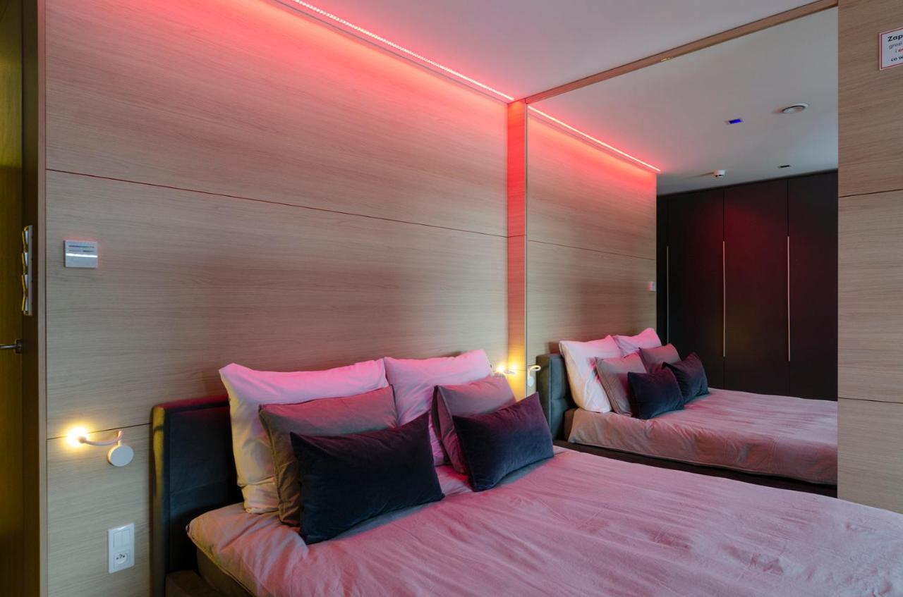 Lupoapartments Z Jacuzzi Pole Dance Leczycka 29 Klimatyzacja Parking Dostep Na Kod وودج الغرفة الصورة