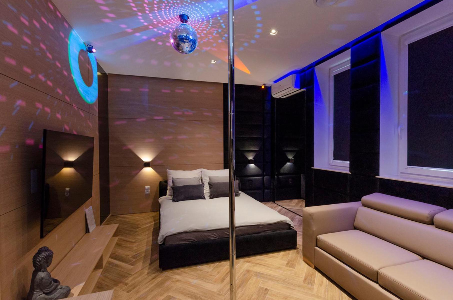 Lupoapartments Z Jacuzzi Pole Dance Leczycka 29 Klimatyzacja Parking Dostep Na Kod وودج المظهر الخارجي الصورة