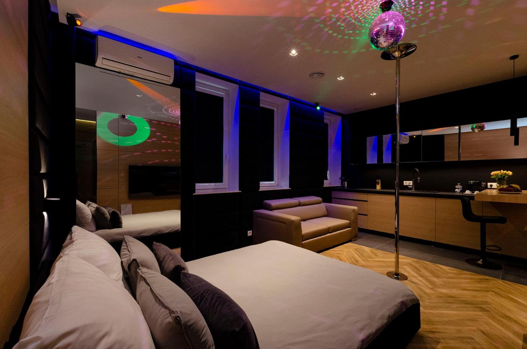 Lupoapartments Z Jacuzzi Pole Dance Leczycka 29 Klimatyzacja Parking Dostep Na Kod وودج الغرفة الصورة