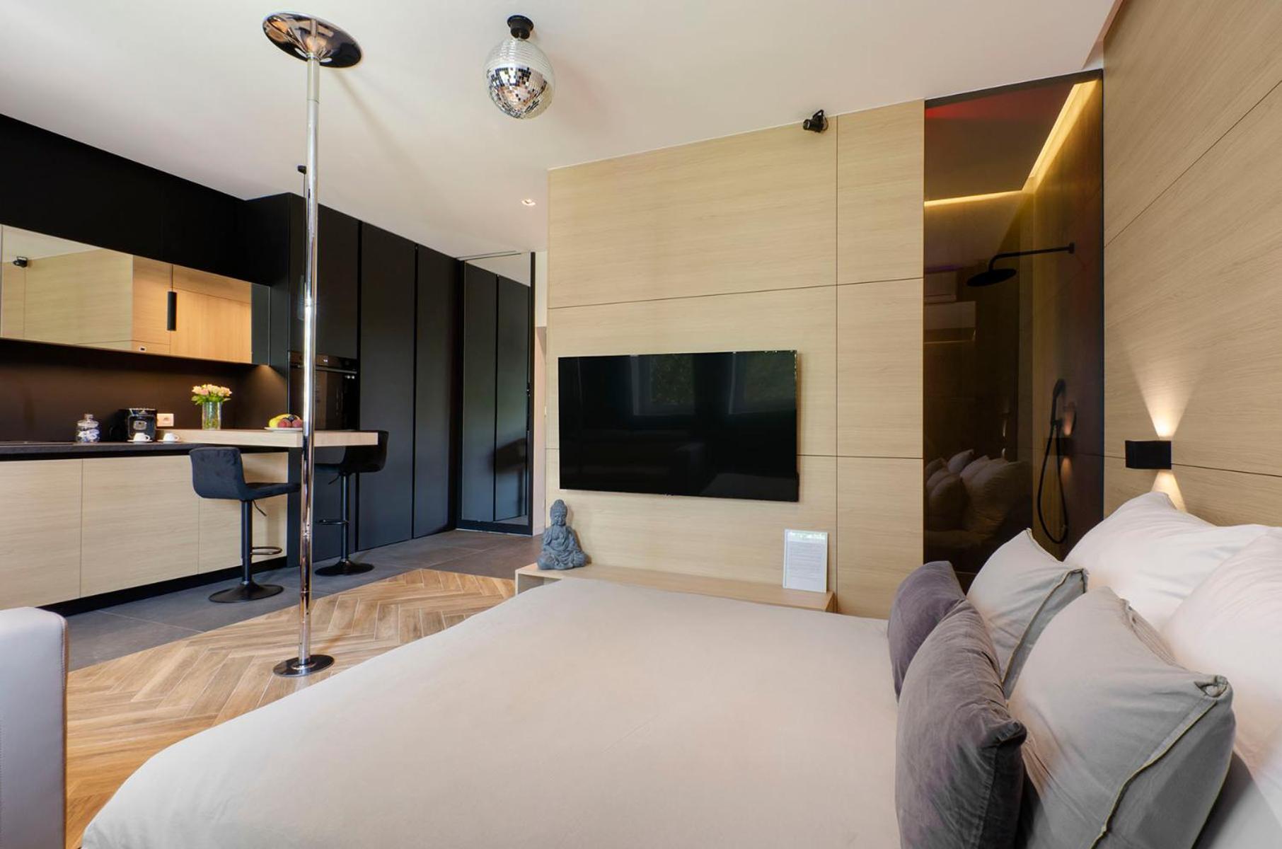 Lupoapartments Z Jacuzzi Pole Dance Leczycka 29 Klimatyzacja Parking Dostep Na Kod وودج المظهر الخارجي الصورة