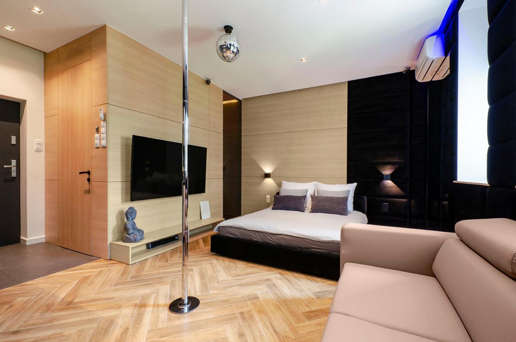 Lupoapartments Z Jacuzzi Pole Dance Leczycka 29 Klimatyzacja Parking Dostep Na Kod وودج الغرفة الصورة