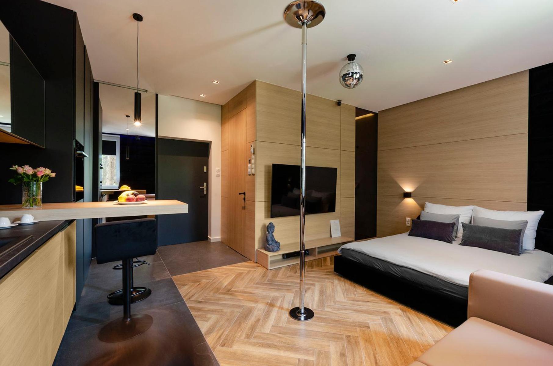 Lupoapartments Z Jacuzzi Pole Dance Leczycka 29 Klimatyzacja Parking Dostep Na Kod وودج الغرفة الصورة