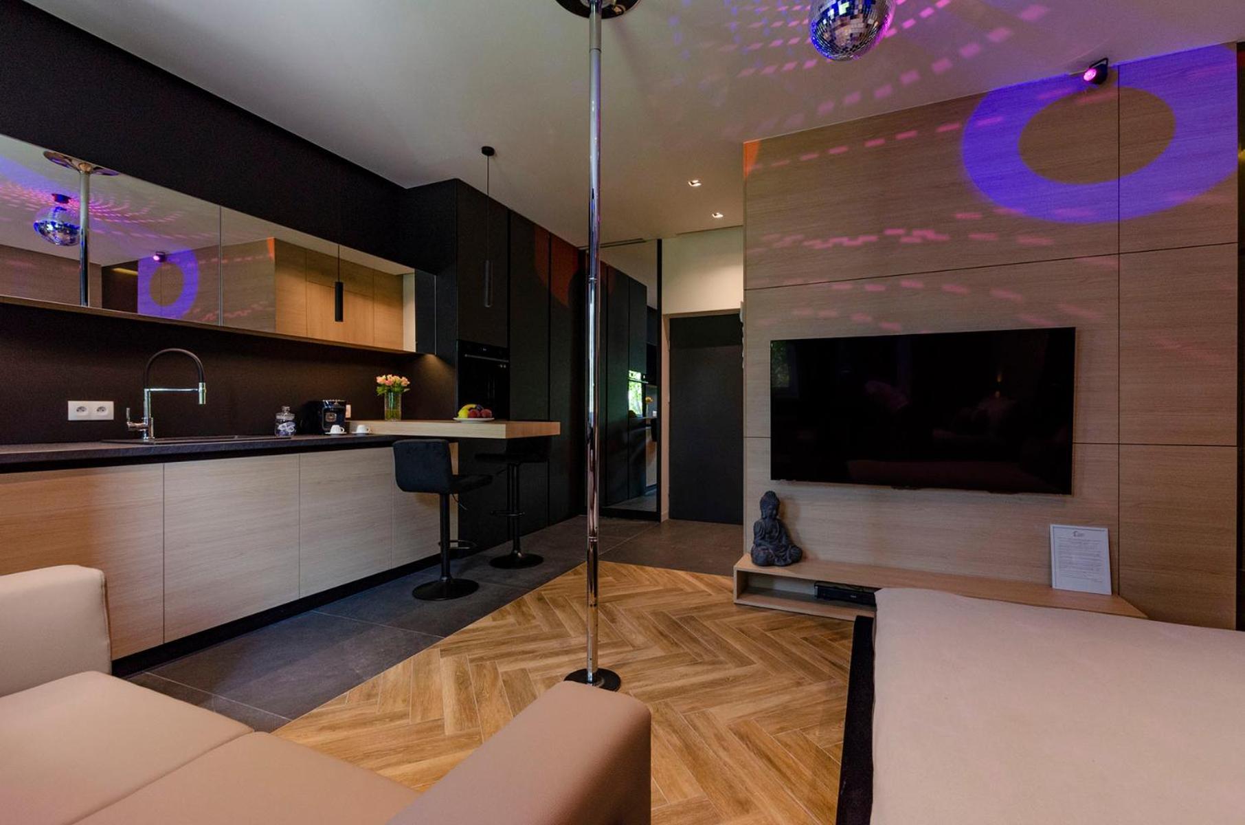 Lupoapartments Z Jacuzzi Pole Dance Leczycka 29 Klimatyzacja Parking Dostep Na Kod وودج الغرفة الصورة